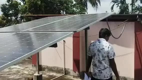 মোহনপুর: বামুটিয়া ছনমুড়িতে সোলার প্রকল্প স্থাপন করে নাজেহাল বিদ্যুৎ ভোক্তা