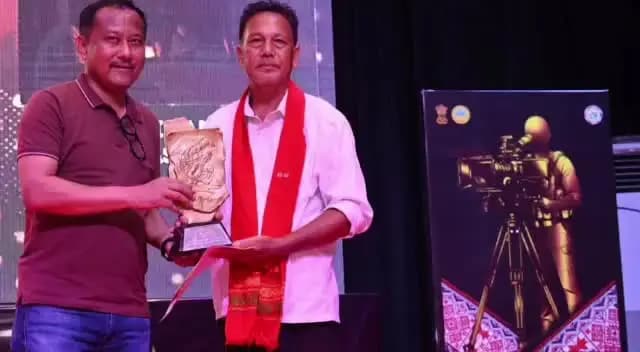 ডিফু: ডিফুত ১৪ সংখ্যক ৰাংছিনা ছাৰপ’ বঁটা প্ৰদান অনুষ্ঠান,উপস্থিত বিধায়ক, ই এম