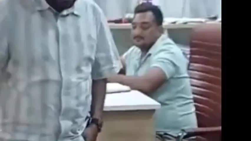 कहरा: लुंगी में प्रेस कॉन्फ्रेंस करने पहुंचे सहरसा विधायक,आईपी गुप्ता ने सपने में मोदी से की बातचीत, चीनी की बढ़ती कीमतों पर
