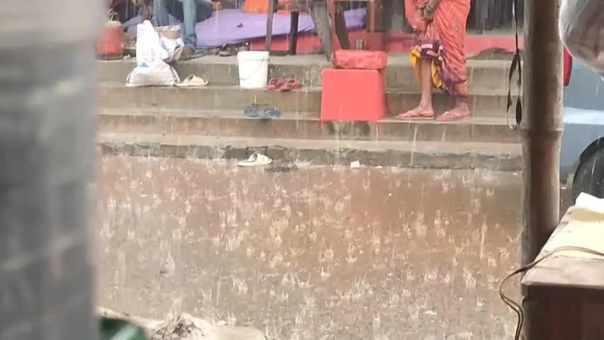 सोनबरसा: झमाझम बारिश से लोगो को मिली राहत, सडको पर जलजमाव