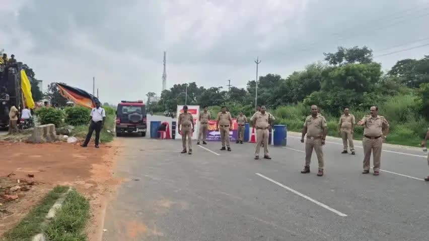 अमरोहा: अमरोहा में नेशनल हाईवे 9 पर कावड़ियों की संख्या बढ़ी, चप्पे-चप्पे पर पुलिस तैनात