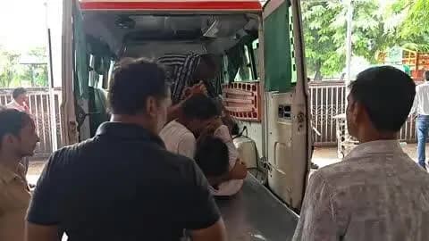 फिरोज़ाबाद: जिला मुख्यालय के पास हाईवे पर रोडवेज बस की टक्कर से बाइक सवार 3 लोग घायल हुए