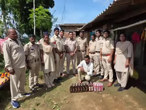वाड्रफनगर: अन्य प्रांत की अवैध शराब परिवहन पर कार्रवाई, 15.75 बल्क लीटर मदिरा की गई जब्त