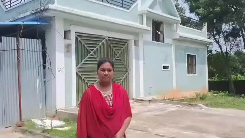 जशपुर: जशपुर में मेहनत और लगन से सिम्मी कुजूर ने बदली जिंदगी, पशुपालन के बाद अब ईंट निर्माण व्यवसाय की ओर बढ़ाया कदम