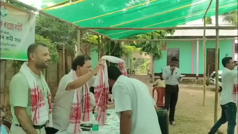 নগাঁও: কচুৱাত কংগ্ৰেছৰ কৰ্মী সভা,সন্মুখত উপ নিৰ্বাচন।সাংগঠনিক ভেটি মজবুত কৰাৰ লক্ষ্যৰে এই কৰ্মী সভাত মত বিনিময়