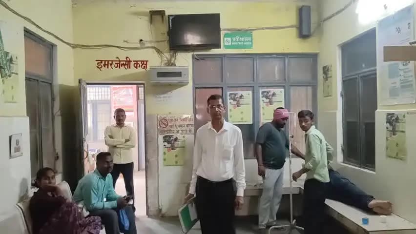 बदलापुर: बदलापुर सामुदायिक स्वास्थ्य केंद्र पर एंटी वेनम समेत जरूरी दवाएं उपलब्ध, अधीक्षक ने दी जानकारी