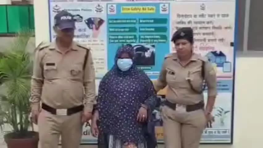 देहरादून: पटेलनगर में फैक्ट्री चोरी के मामले में फरार आरोपी महिला को गिरफ्तार किया गया, 25 किलो लोहे की प्लेट बरामद