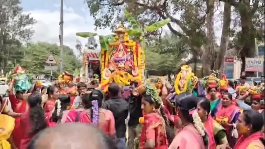 ಚಿಕ್ಕಬಳ್ಳಾಪುರ: ವಾಪಸಂದ್ರದಲ್ಲಿ ಓಂ ಶಕ್ತಿ 12ನೇ ವರ್ಷದ ಪೂರಂ ಗಂಜಿ ಮಹೋತ್ಸವ