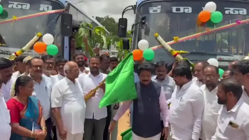 ಮೊಳಕಾಲ್ಮುರು: ಮೊಳಕಾಲ್ಮೂರು ಪಟ್ಟಣದಲ್ಲಿ ನೂತನ ಬಸ್ ನಿಲ್ದಾಣಕ್ಕೆ ಸಾಂಕೇತಿಕ ಚಾಲನೆ