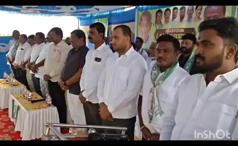 ಕೋಲಾರ: ನರಸಾಪುರ ಹೋಬಳಿ ಮಟ್ಟದ ಜೆಡಿಎಸ್ ಸಮಾವೇಶ.
ಬಿ ಪಾರಂ ಕೊಟ್ಟವರಿಗೆ ನಮ್ಮ ಮತ: ಪಕ್ಷ ಸಂಘಟನೆಗೆ ಆದ್ಯತೆ: ಚೆಲುವನಹಳ್ಳಿ ನಾಗರಾಜ್