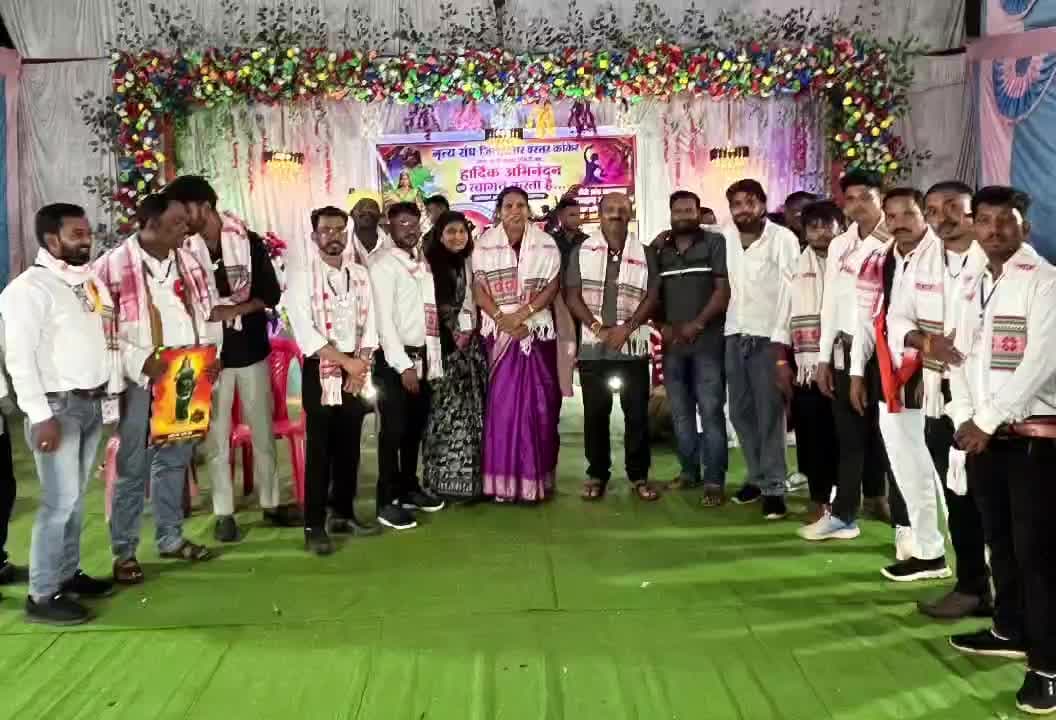 भानुप्रतापपुर: साल्हेटोला में सजा संस्कृति और प्रतिभा का मंच, जिला स्तरीय नृत्य कलाकारों का हुआ सम्मान
