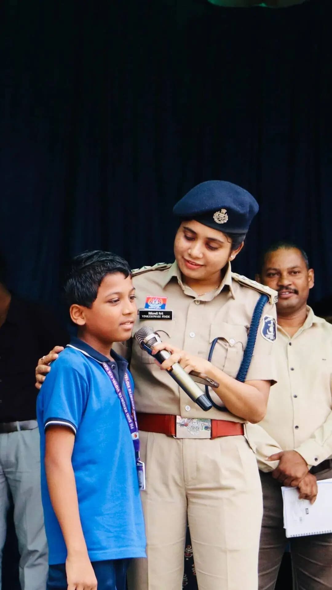 🟦 “साइबर जागृति अभियान” के तहत विद्यार्थियों को साइबर अपराधों से बचाव एवं सुरक्षित डिजिटल व्यवहार की जानकारी दी गई।
🟦 साइबर फ्रॉड, डिजिटल अरेस्ट, OTP एवं सोशल मीडिया सुरक्षा के प्रति किया गया जागरूक।
🟦 जागरूक बनें, सतर्क रहें और सुरक्षित डिजिटल भविष्य की ओर कदम बढ़ाएं।
🟦 कांकेर पुलिस – साइबर सुरक्षा, हमारी जिम्मेदारी।
#kankerpolice
#chhattisgarhpolice
#pmshrikendriyavidyalaya
#cyberjagritiabhiyan
#cyberawarnessprogram