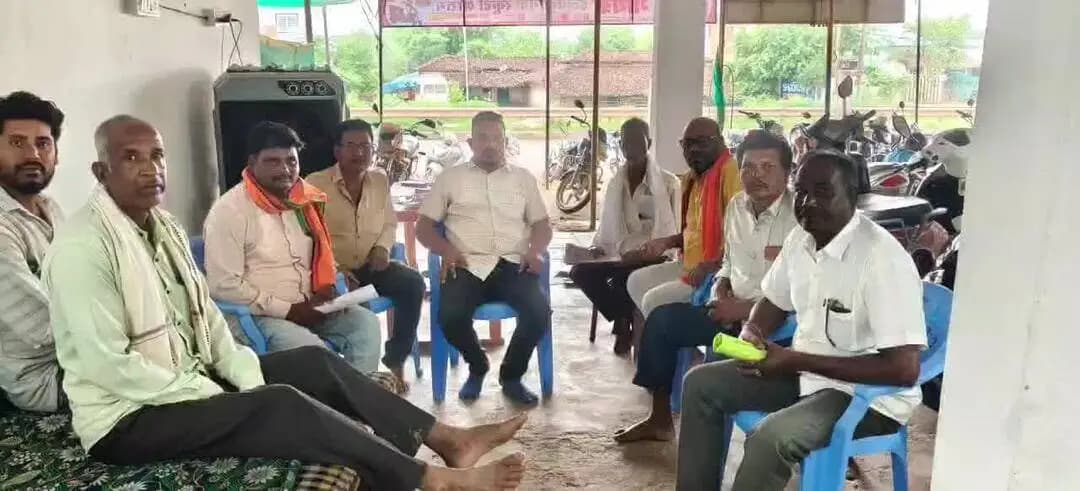 चारामा: लखनपुरी शक्ति केंद्र की मासिक बैठक संपन्न, संगठनात्मक विषयों पर हुई चर्चा