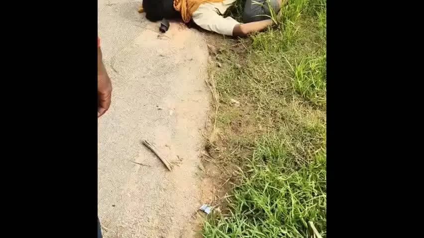 दुधि: जपला चौराहे के पास पिकअप और बाइक की टक्कर में एक युवक की मौत, दूसरा घायल