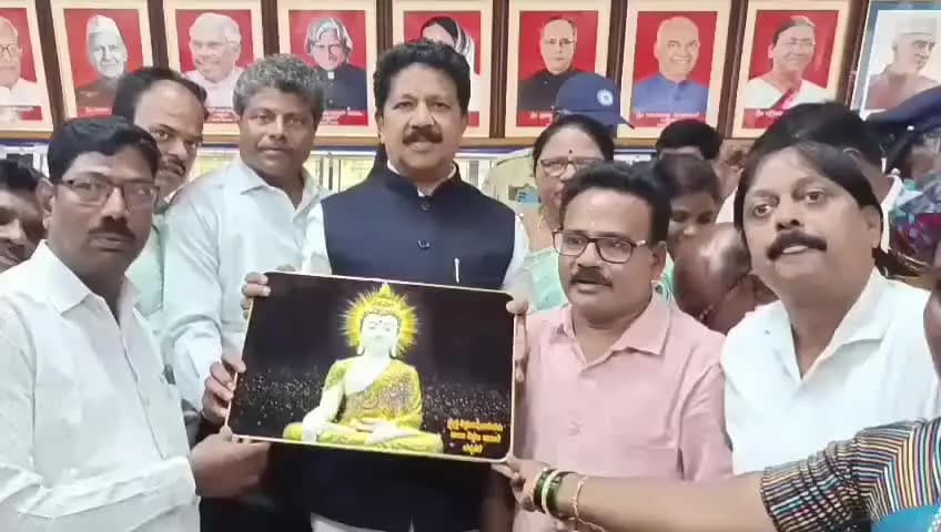 ಚಳ್ಳಕೆರೆ: ನಗರದಲ್ಲಿ ಸಾರ್ವಜನಿಕರ ಅಹವಾಲು ಸ್ವೀಕರಿಸಿದ ಸಚಿವ ಟಿ. ರಘುಮೂರ್ತಿ