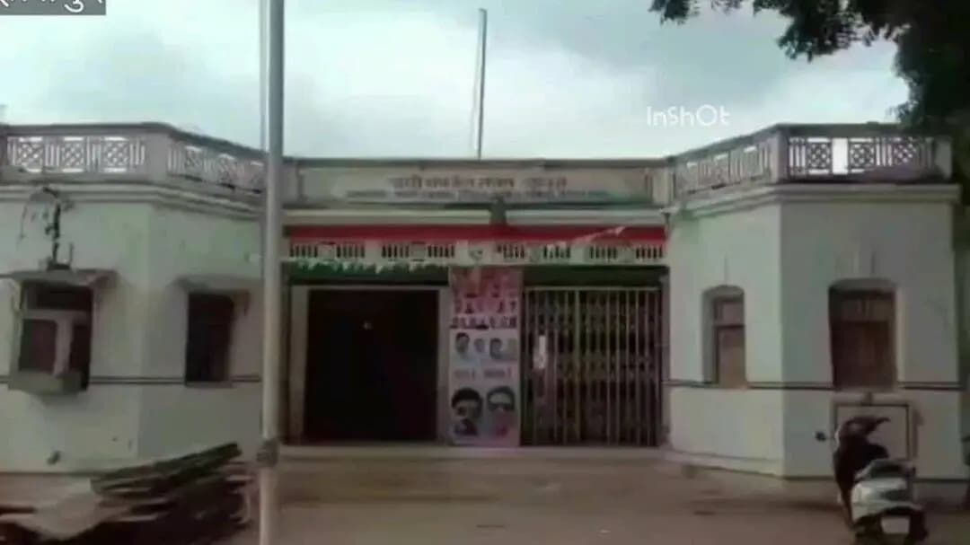 महासमुंद: बिजली दरों और स्मार्ट मीटर के खिलाफ कांग्रेस का जनसंपर्क अभियान, वार्ड 3 और 10 में घर-घर पहुंचे कांग्रेस नेता