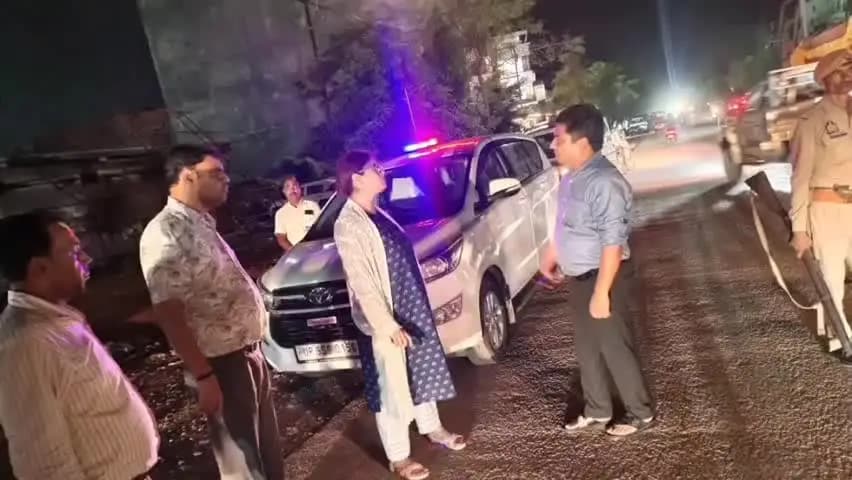 महोबा: महोबा में डीएम ने कजली मेला की तैयारियों का लिया जायजा, संबंधित को दिए आवश्यक निर्देश