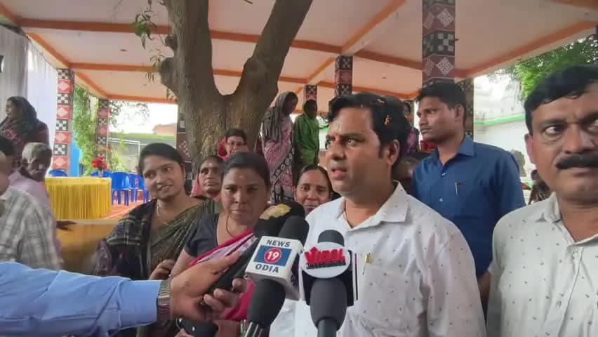 ଝାରସୁଗୁଡା: ପଞ୍ଚପଡ଼ା ଠାରେ କୀର୍ତ୍ତନ ମଣ୍ଡପର ଉଦ୍ଘାଟନ କାର୍ଯ୍ୟକ୍ରମ ଅନୁଷ୍ଠିତ,ପ୍ରତିକ୍ରିୟା ରଖିଲେ ଝାରସୁଗୁଡା ବିଧାୟକ ଟଙ୍କଧର ତ୍ରିପାଠୀ