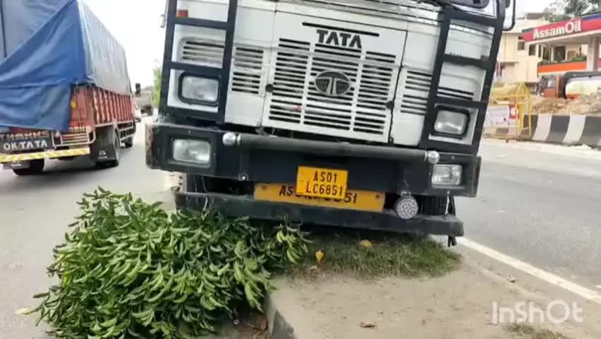 মৰিগাঁও: জাগীৰোডত ভয়ংকৰ পথ দুৰ্ঘটনা: ৰাষ্ট্ৰীয় ঘাইপথৰ ট্ৰেফিক পইণ্টত নিয়ন্ত্ৰণ হেৰুৱাই ডিভাইডাৰত উঠিল মালভৰ্তি ট্ৰাক