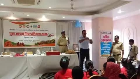 टीकमगढ़: टीकमगढ़ में युवा आपदा मित्र प्रशिक्षण के दूसरे दिन भगदड़, भूकंप और अग्नि सुरक्षा की जानकारी दी गई