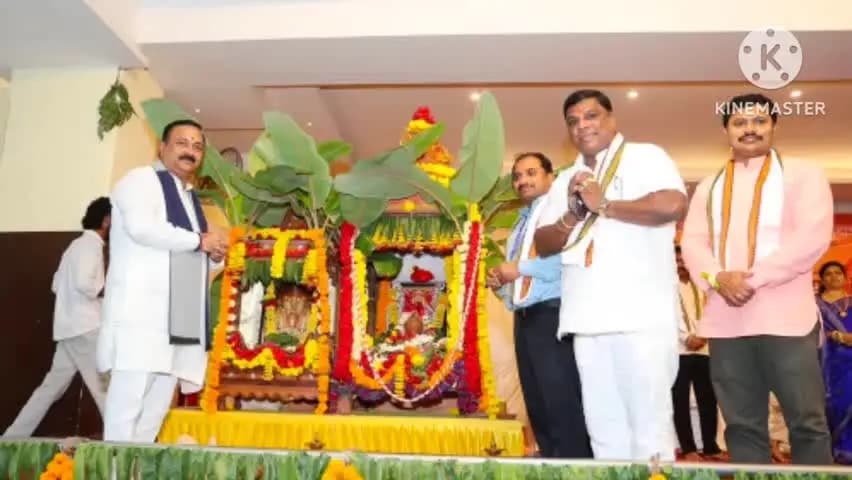 ಹುಬ್ಬಳ್ಳಿ ನಗರ: ನಗರದಲ್ಲಿ ಸಾಮೂಹಿಕ ಶ್ರೀ ಸತ್ಯನಾರಾಯಣ ಪೂಜೆ ಹಾಗೂ ಧಾರ್ಮಿಕ ಸಭೆಯಲ್ಲಿ ಶಾಸಕ ಮಹೇಶ್ ಟೆಂಗಿನಕಾಯಿ ಭಾಗಿ
