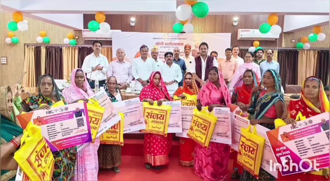 रॉबर्ट्सगंज: UP में रसोइयों का मानदेय बढ़ा, सोनभद्र में 5900 रसोइयों को मिलेगा लाभ, यूनिफॉर्म और ग्लव्स के लिए अलग से मिलेंगे ₹900
