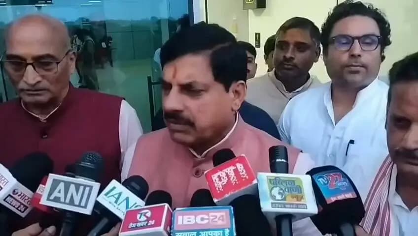 रीवा, शहडोल और जबलपुर संभाग में अतिवृष्टि से उत्पन्न स्थिति की समीक्षा की। अतिवृष्टि के कारण हुई जनहानि एवं पशुहानि के मामलों में प्रभावित परिवारों को नियमानुसार मुआवजा प्रदान किया जाएगा : मुख्यमंत्री डॉ. मोहन यादव
CM Madhya Pradesh Dr Mohan Yadav Jansampark Madhya Pradesh
#Rewa #रीवा