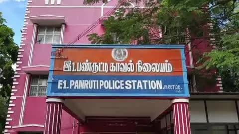 பண்ருட்டி: பண்ருட்டியில் இருசக்கர வாகனத்தில் புதுச்சேரி மதுபாட்டில் கடத்தி வந்தவர் கைது