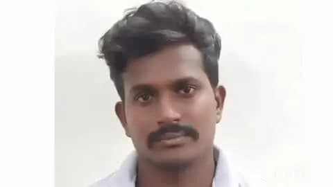 திருநெல்வேலி: டவுன் குற்றால ரோட்டில் காரில் கஞ்சா கடத்திய சிறை வார்டன் உட்பட 2 பேர் கைது. கஞ்சா பறிமுதல்.