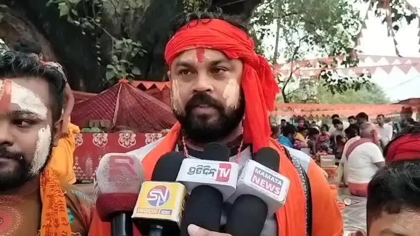ଅନୁଗୋଳ: କାଣ୍ଡଶର ଗ୍ରାମ ନିକଟ ଶିବ ମନ୍ଦିର ଠାରେ ପ୍ରତିକ୍ରିୟା ରଖିଲେ କାଉଡ଼ିଆ ଭକ୍ତ