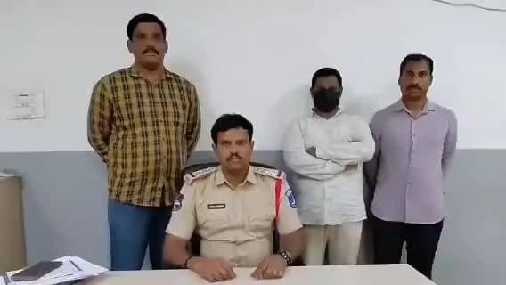 ఇబ్రహీంపట్నం: గచ్చిబౌలిలోని అంజయ్య నగర్ భవన కూల్చివేత కేసులో బిల్డర్ సయ్యద్ సాజీద్ ను అరెస్టు చేసినట్లు తెలిపిన పోలీసులు
