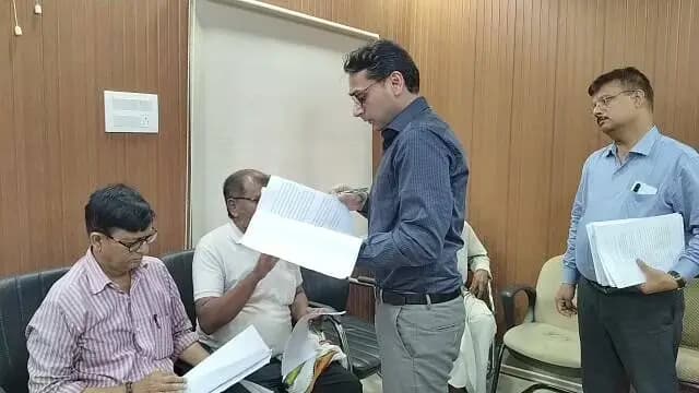 जिला पदाधिकारी श्री तनय सुल्तानिया का जनता दरबार कार्यक्रम लाईव।