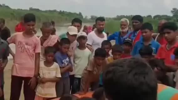 बैरगनियां: लालबकैया नदी में एक युवक डूबा, SDRF टीम ने रेस्क्यू ऑपरेशन शुरू किया