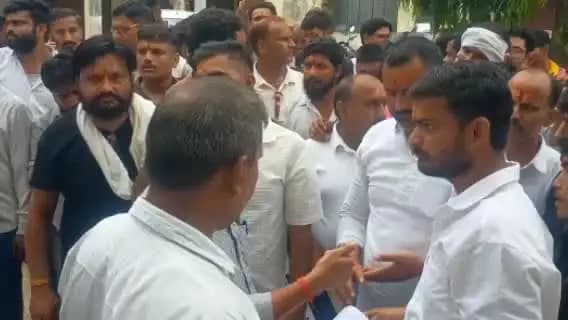 माधौगढ़: माधौगढ़ तहसील में यूजीसी के खिलाफ विरोध प्रदर्शन, महामहिम राष्ट्रपति के नाम ज्ञापन एसडीएम को सौंपा गया