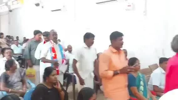 புதுக்கோட்டை: ஆட்சியர் அருணா தலைமையில் நடைபெற்ற மக்கள் குறை தீர்ப்பு நாள் கூட்டத்தில் 537 மனு கடை பொதுமக்களிடமிருந்து பெற்றார் ஆட்சியர் அருணா