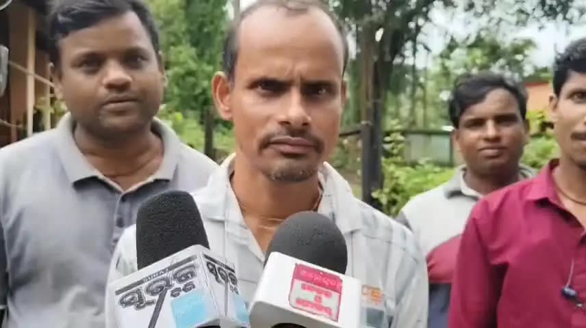 ବସ୍ତା: ସେଣ୍ଡରି ବିଦ୍ୟାଳୟ ରେ ଶିକ୍ଷକ ସମସ୍ୟା ନେଇ ସ୍ଥାନୀୟ ବାସିନ୍ଦାଙ୍କ ପ୍ରତିକ୍ରିୟା