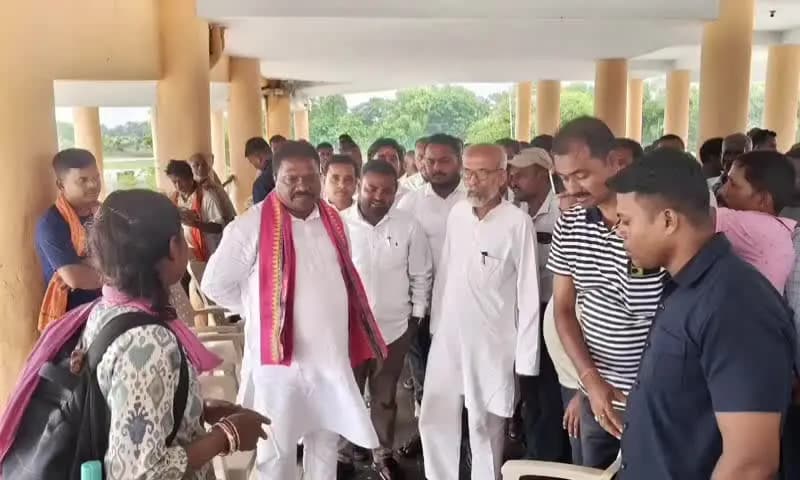 ବାଲେଶ୍ବର ସଦର: କୁରାଢିହା ପଞ୍ଚାୟତ ବନ୍ୟାଞ୍ଚଳ ପରିଦର୍ଶନ କଲେ ମନ୍ତ୍ରୀ ରବିନାରାୟଣ ନାଏକ