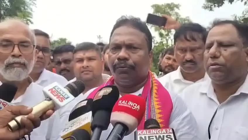 ଜଳେଶ୍ବର: ଜଳେଶ୍ୱର ଗସ୍ତରେ ଆସିଥିବା ବନ୍ୟା ସ୍ଥିତି ସମୀକ୍ଷା କରି ପ୍ରତିକ୍ରିୟା ରଖିଲେ ପଞ୍ଚାୟତରାଜ ମନ୍ତ୍ରୀ