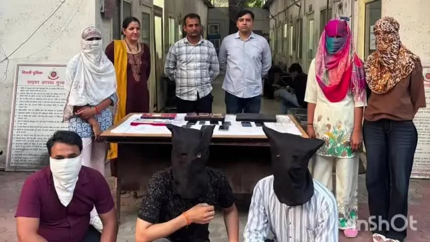 करावल नगर: दिल्ली: फर्जी एयरलाइन जॉब रैकेट का भंडाफोड़, 6 गिरफ्तार