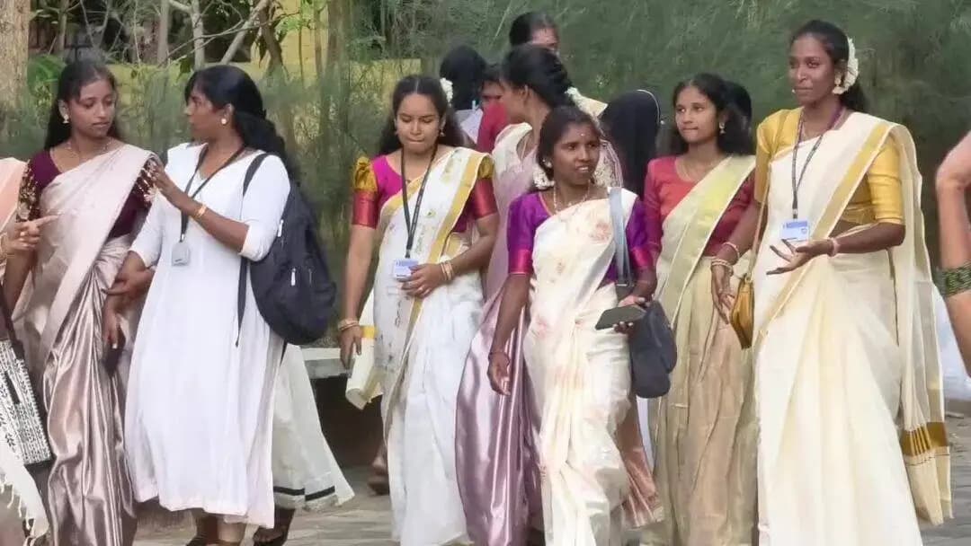 கோவை தெற்கு: கோவை நிர்மலா மகளிர் கல்லூரியில் ஓணம் பண்டிகை கொண்டாட்டம் மாணவிகளால் களைக்கட்டியது.