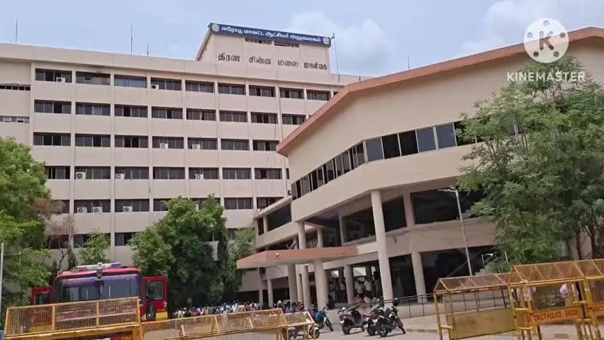 ஈரோடு: மாவட்ட ஆட்சியர் அலுவலகத்தில் சொத்தை ஏமாற்றிய மகன் மீது மாவட்ட ஆட்சியரிடம் வயதான மூதாட்டி கண்ணீர் மல்க மனு
