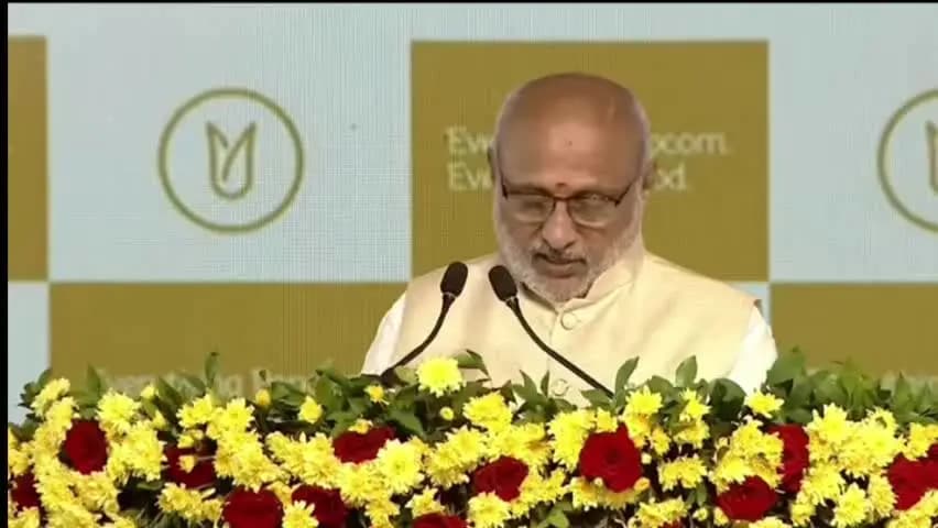 నూజివీడు: చిన్న విత్తనం భవిష్యత్తులో మహావృక్షంగా ఎదిగి అభివృద్ధి చెంది భారతదేశ నిర్మాణానికి బలమైన పునాదిగా మారాలన్న ఉపరాష్ట్రపతి