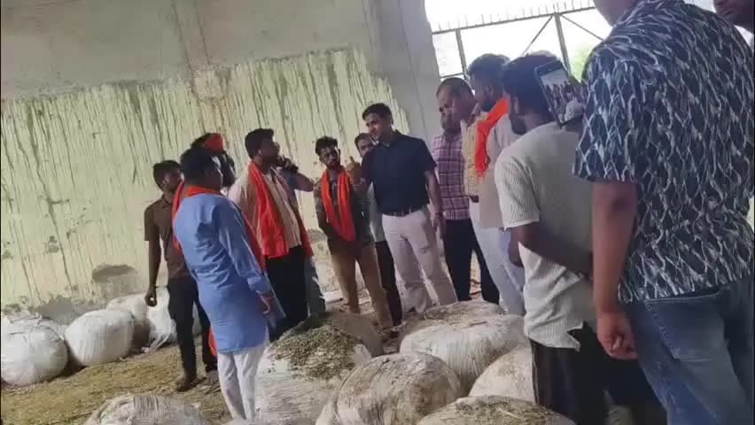 आंवला: आंवला गौशाला में संतों और पदाधिकारियों से अभद्रता, अव्यवस्थाओं का विरोध करने पर कर्मचारियों ने दी जान से मारने की धमकी