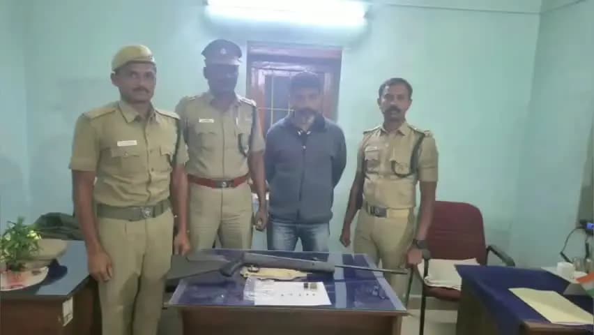 கொடைக்கானல்: பேத்துப்பாறையில் தனியார் தோட்டத்தில் ஏர்கன் துப்பாக்கி மூலம் குரங்கை வேட்டையாடிய தோட்ட உரிமையாளர் கைது