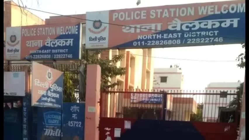 यमुना विहार: वेलकम होटल में खाने के विवाद पर कर्मचारी पर चाकू से हमला, दो नाबालिग गिरफ्तार