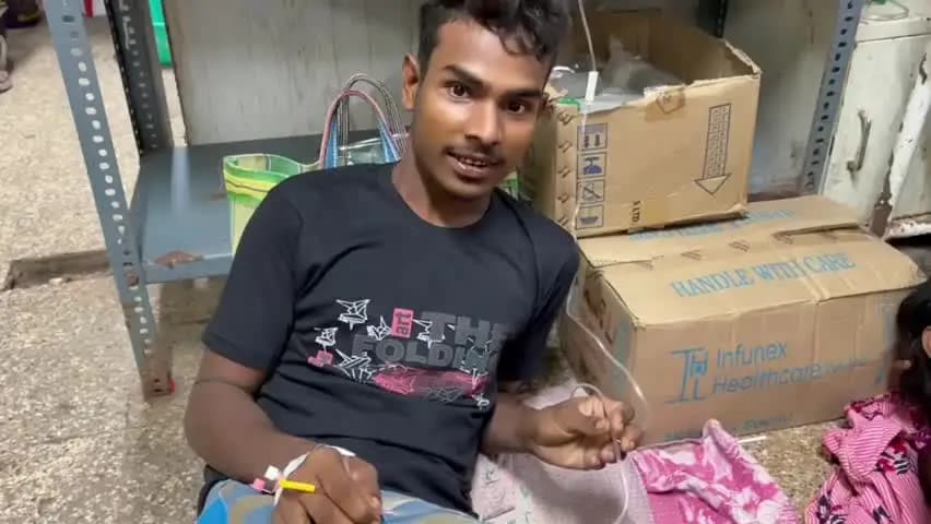 বাসন্তী: বাসন্তীর ফুল মালোঞ্চতে সাপের কামড়ে অসুস্থ যুবককে ভর্তি করা হলো ক্যানিং মহকুমা হাসপাতালে