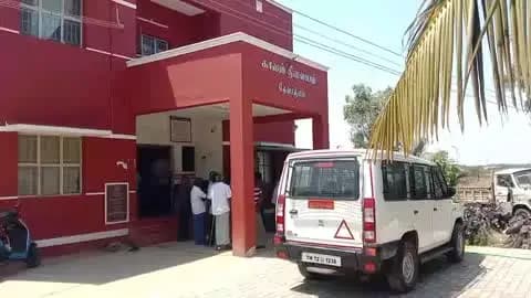 மானூர்: வன்னி கோனேந்தல் பகுதியில் அக்காவை கொல்ல முயன்ற அத்தானுக்கு சரமாரி அரிவாள் வெட்டு. போலீசார் விசாரணை.