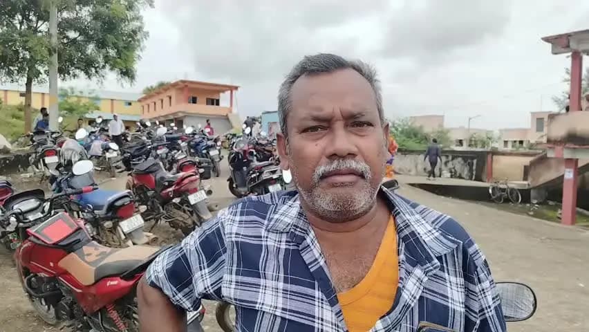 ପଦ୍ମପୁର: ଜମି ର ପରିମାଣ ଅନୁଯାଇ ପଦ୍ମପୁର ଚାଷୀ ଙ୍କୁ ମିଳୁନି ସାର,ଶୁଣିବା ଆଖୁସିଂ ପଞ୍ଚାୟତ ଲବ ସାହୁ ଙ୍କ ପ୍ରତିକ୍ରିୟା