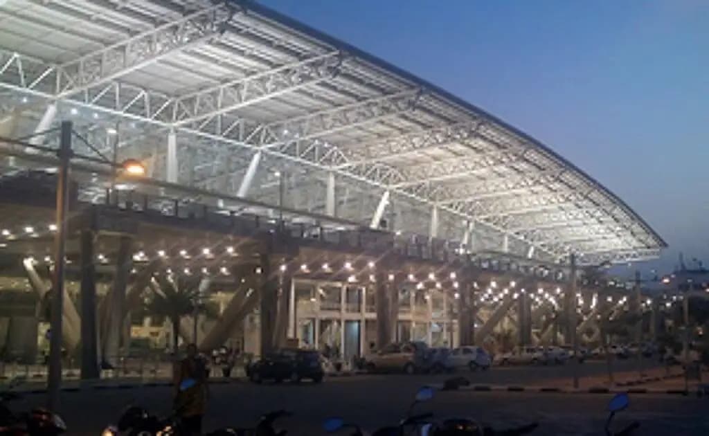 திருவண்ணாமலை: சென்னை விமான நிலையத்தில் ரூ.14.5 கோடி ஹைட்ரோபோனிக் கஞ்சா பறிமுதல் - கடத்தல் குருவி கைது!