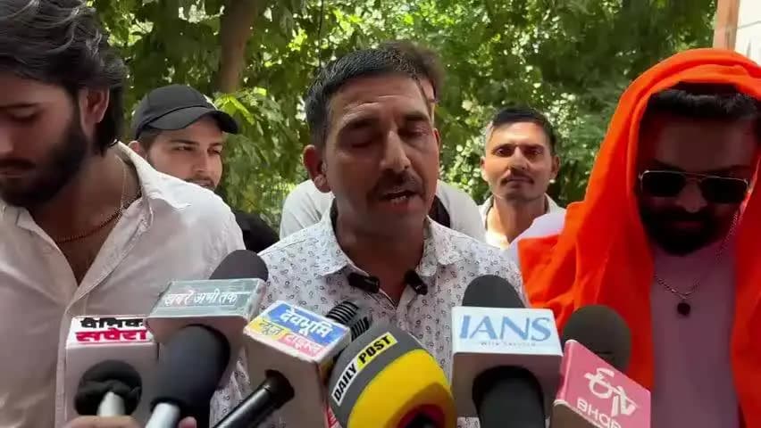 बिलासपुर सदर: बिलासपुर में धर्म परिवर्तन मामले में ग्रामीणों ने निष्पक्ष जांच की मांग की, प्रशासन से न्याय की गुहार लगाई